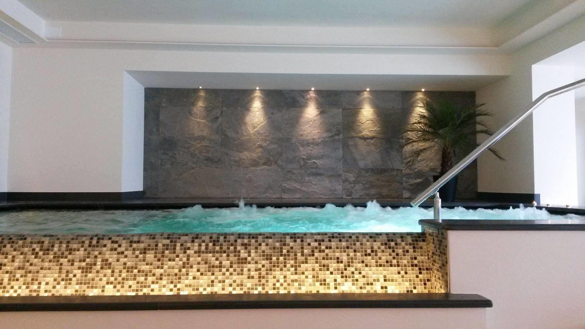 Hotel Garni Paradisi - Wellness & Spa Mezzano Exterior foto